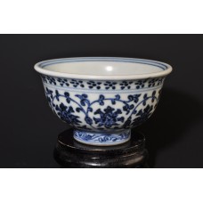 1471 A Pare of Ming B&W lion-ball cups 